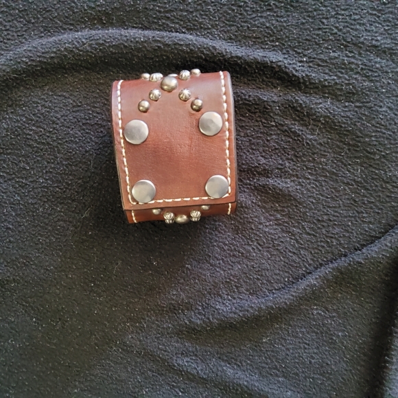 Women's Leather Cuff - Picture 3 of 4